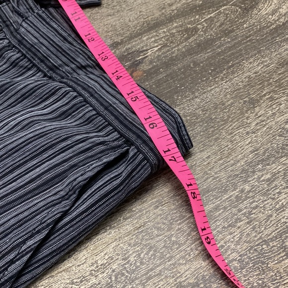 DKNY pants wide leg super comfortable two pockets in front - Picture 5 of 9